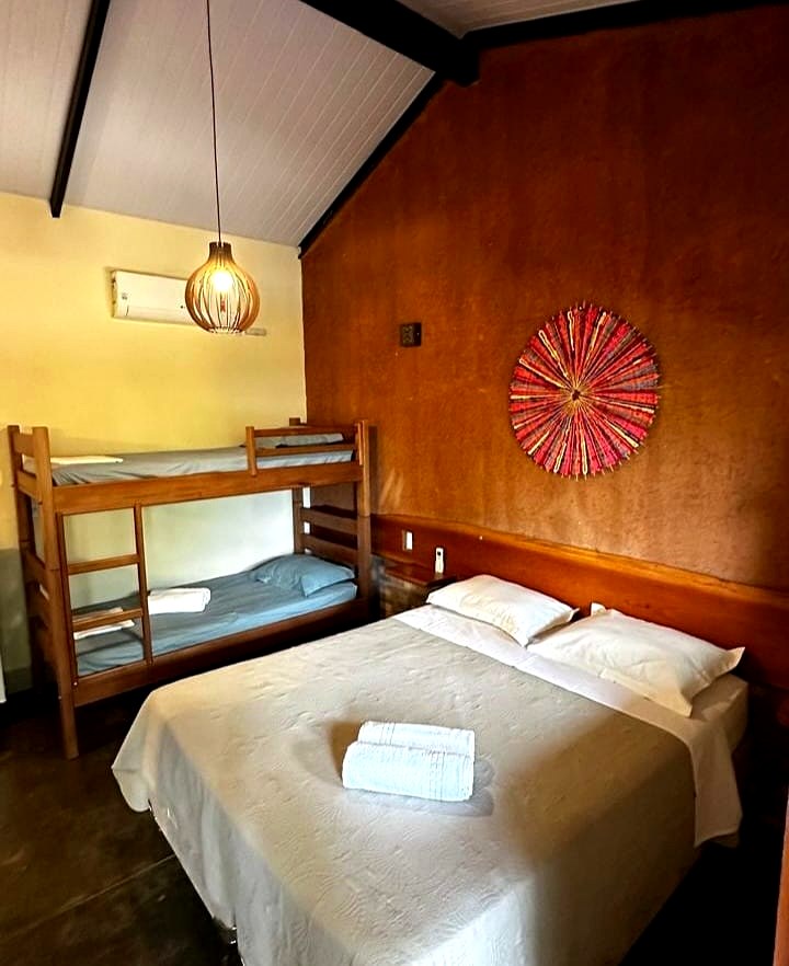 Quarto familiar com beliche em pousada de Pirenópolis